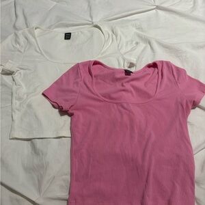 SHEIN White & Pink Ribbed Scoop Neck Crop Tops